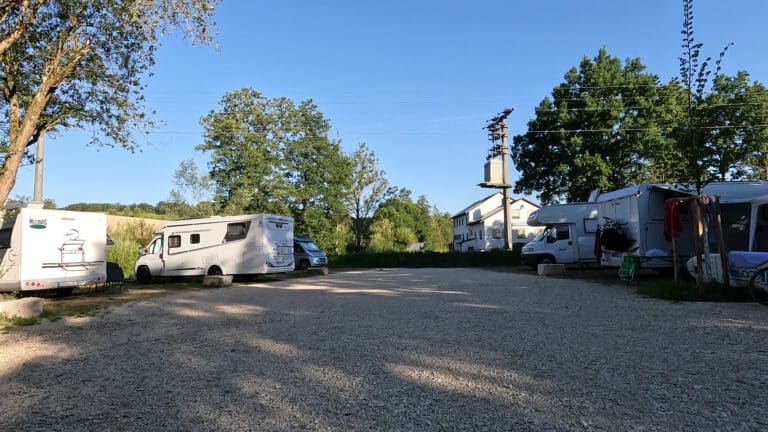 Stellplatz am Hahnenkammsee in Hechlingen
