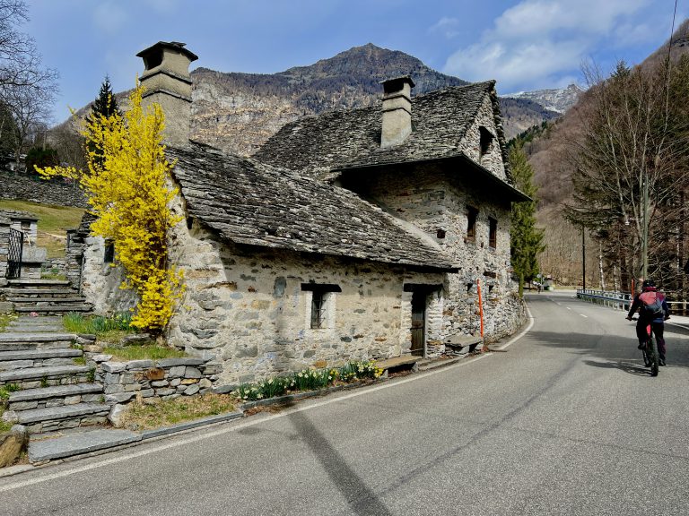 MTB – Tour ins Mittelalter nach Sonogno im Valle Verzasca